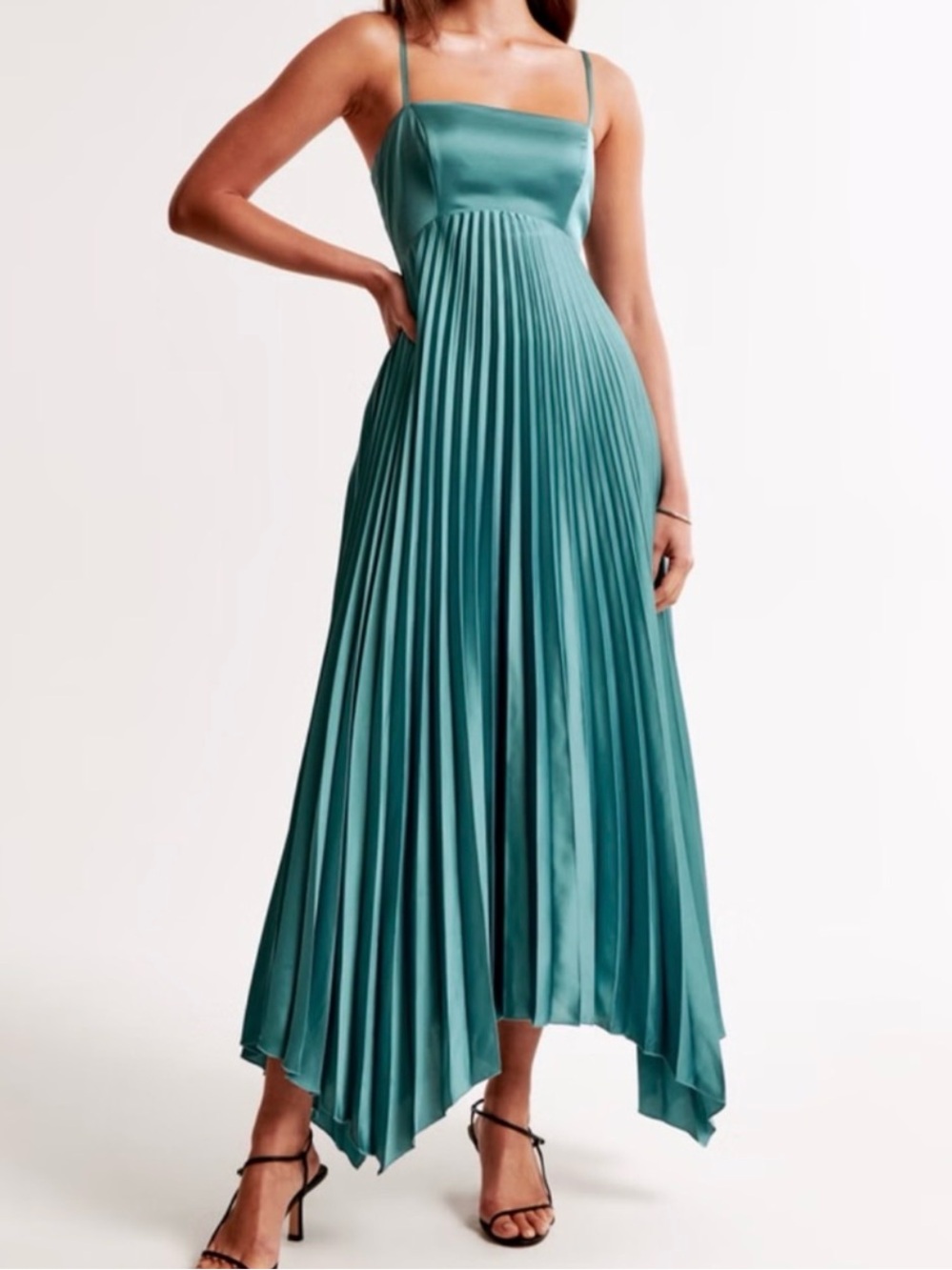 The A&F Giselle clasp- back pleated midi dress